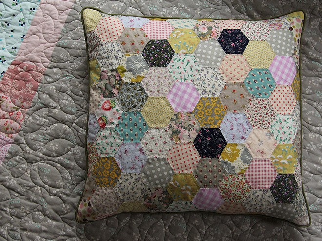 17Pillow1 17Pillow1